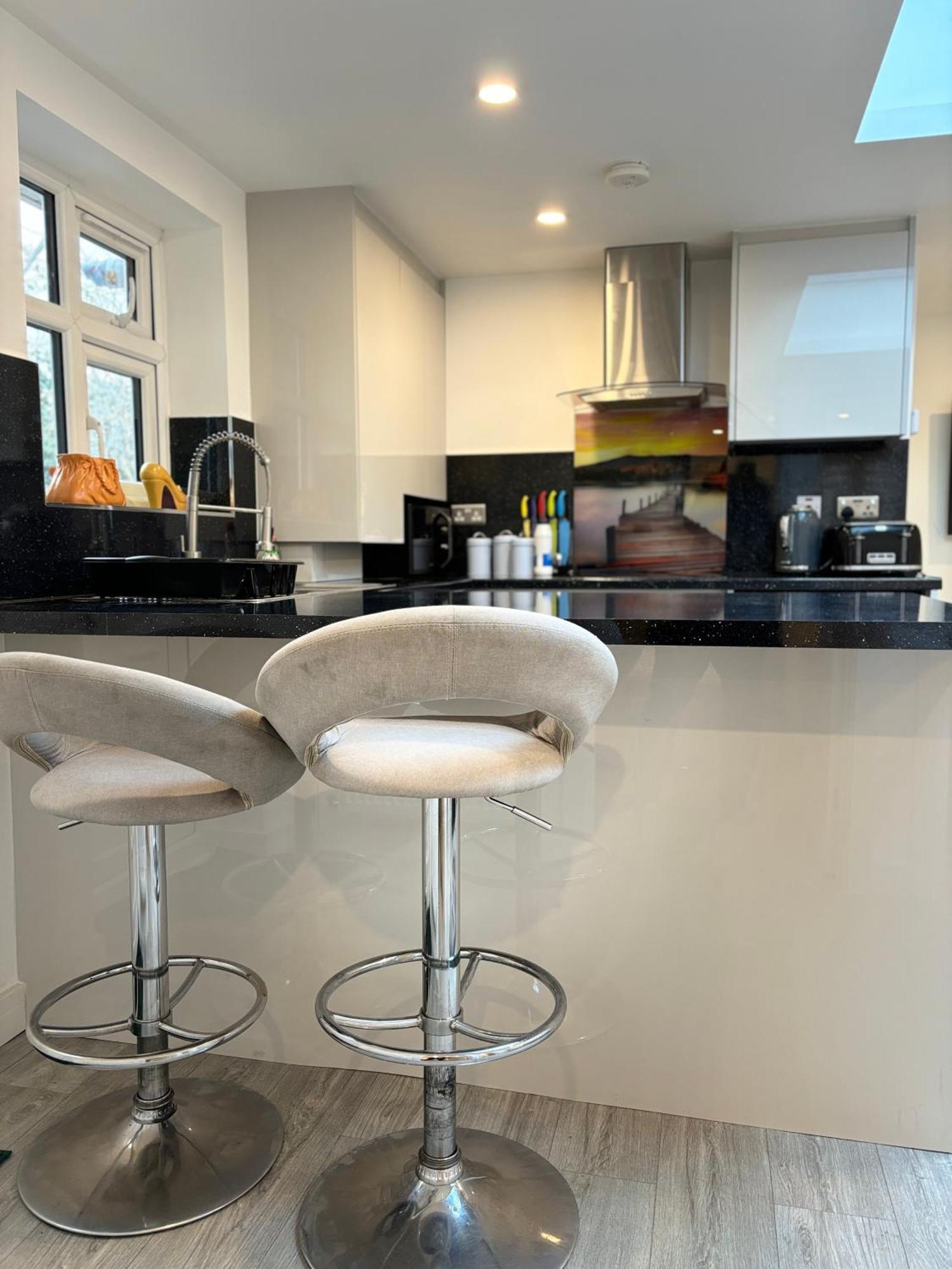 Newly Build 2Br Property With Free Parking High Wycombe Eksteriør billede